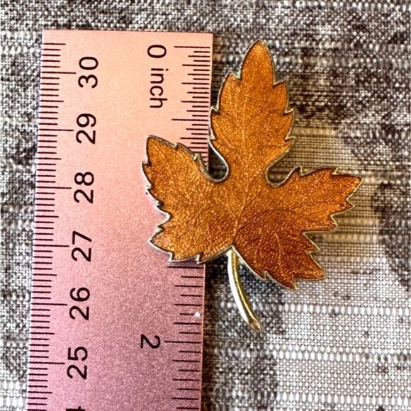 Vintage Orange Copper Maple Leaf Gold Tone Enamel Brooch Pin With Textured Back - Picture 4 of 9